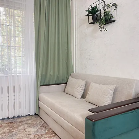 Renthouse Greenstay *